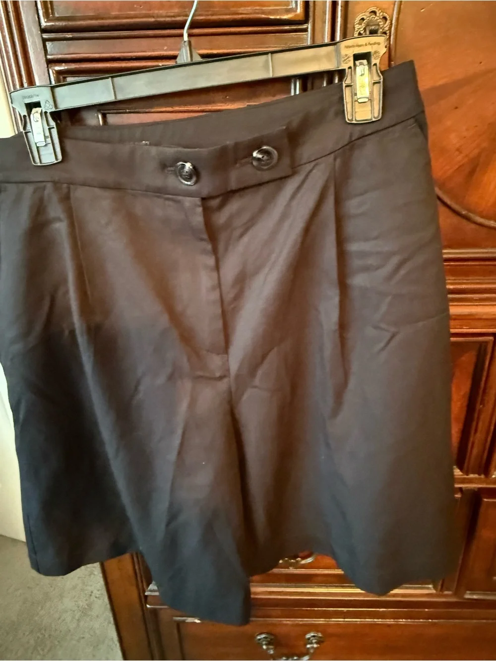 LOFT Black Pleated Front Bermuda Shorts Size 10 NWT